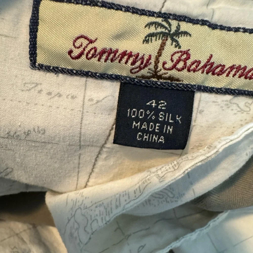 Tommy Bahama Silk Khaki Short 42 - Picture 4 of 4